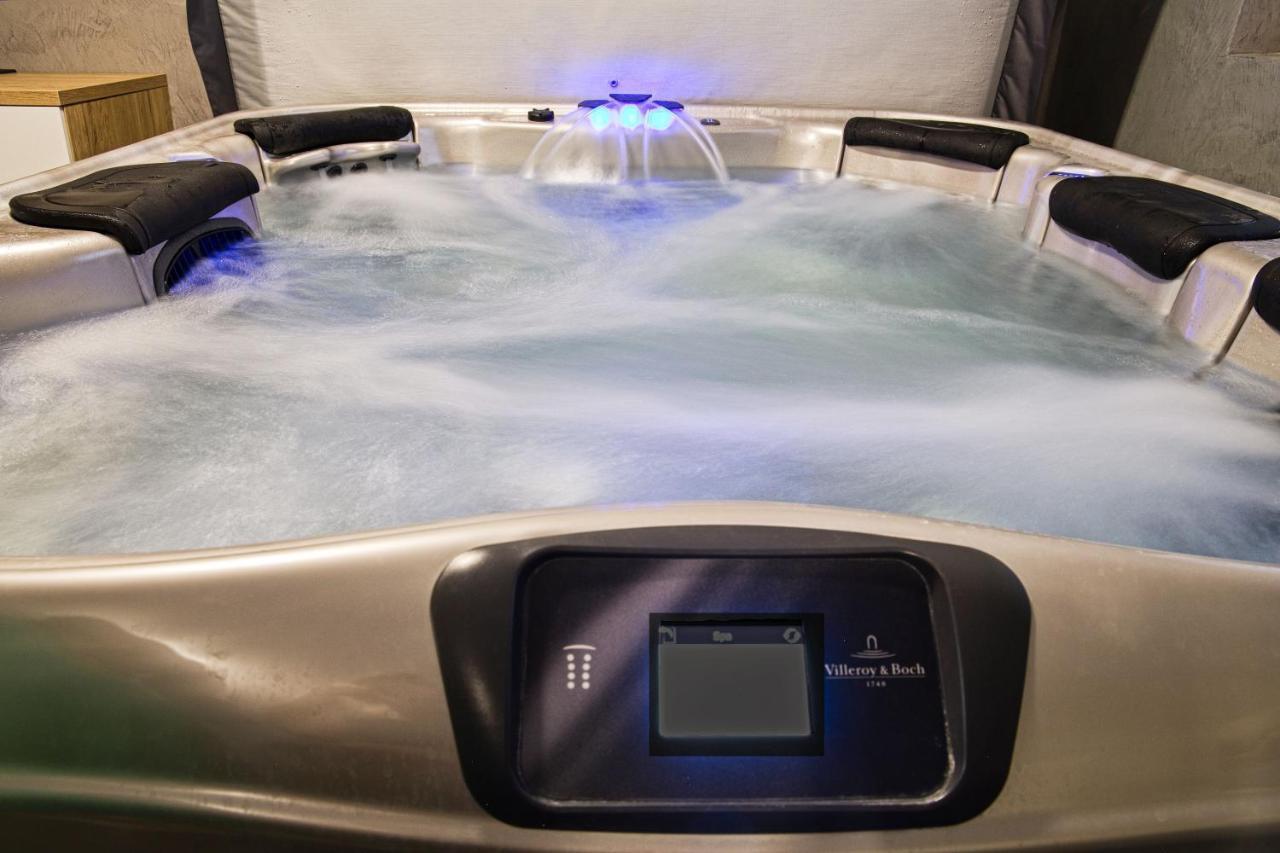 Apartmany A Wellness Vmal Skutec ภายนอก รูปภาพ